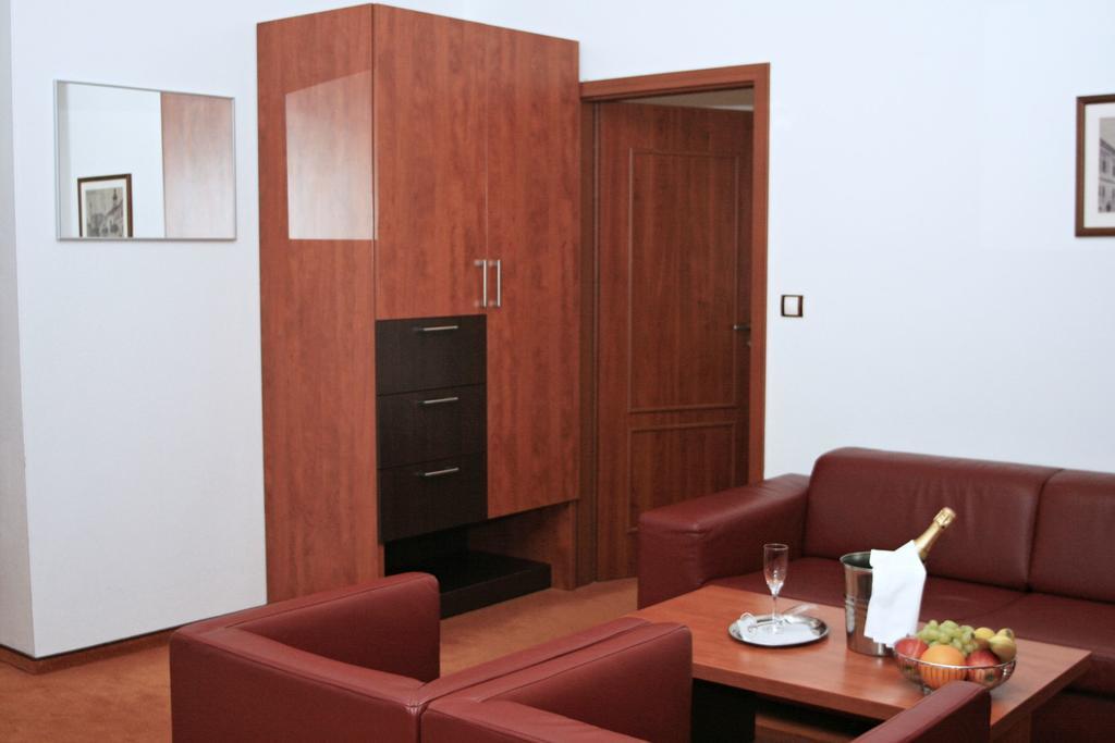 Garni Hotel Praha Trenčianske Teplice Exteriör bild
