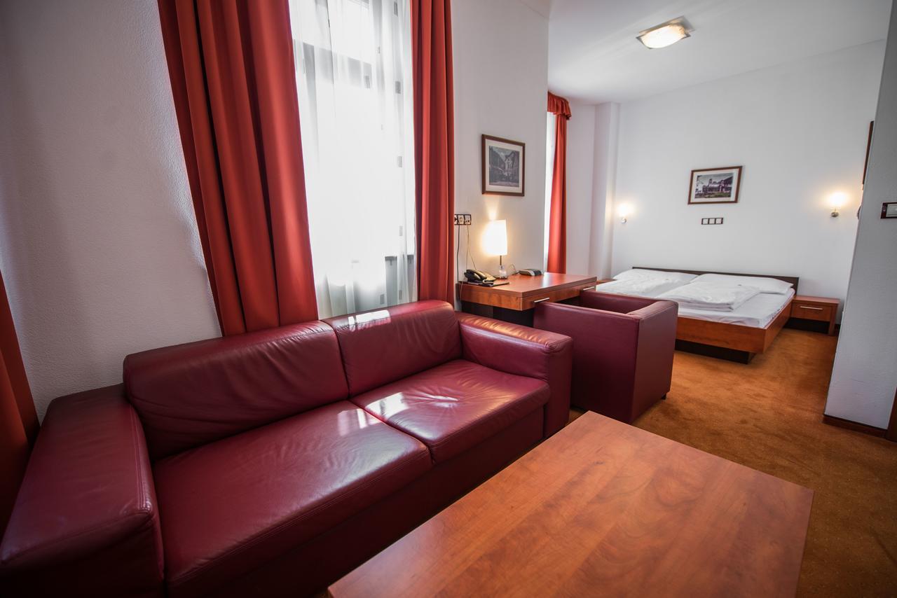 Garni Hotel Praha Trenčianske Teplice Exteriör bild