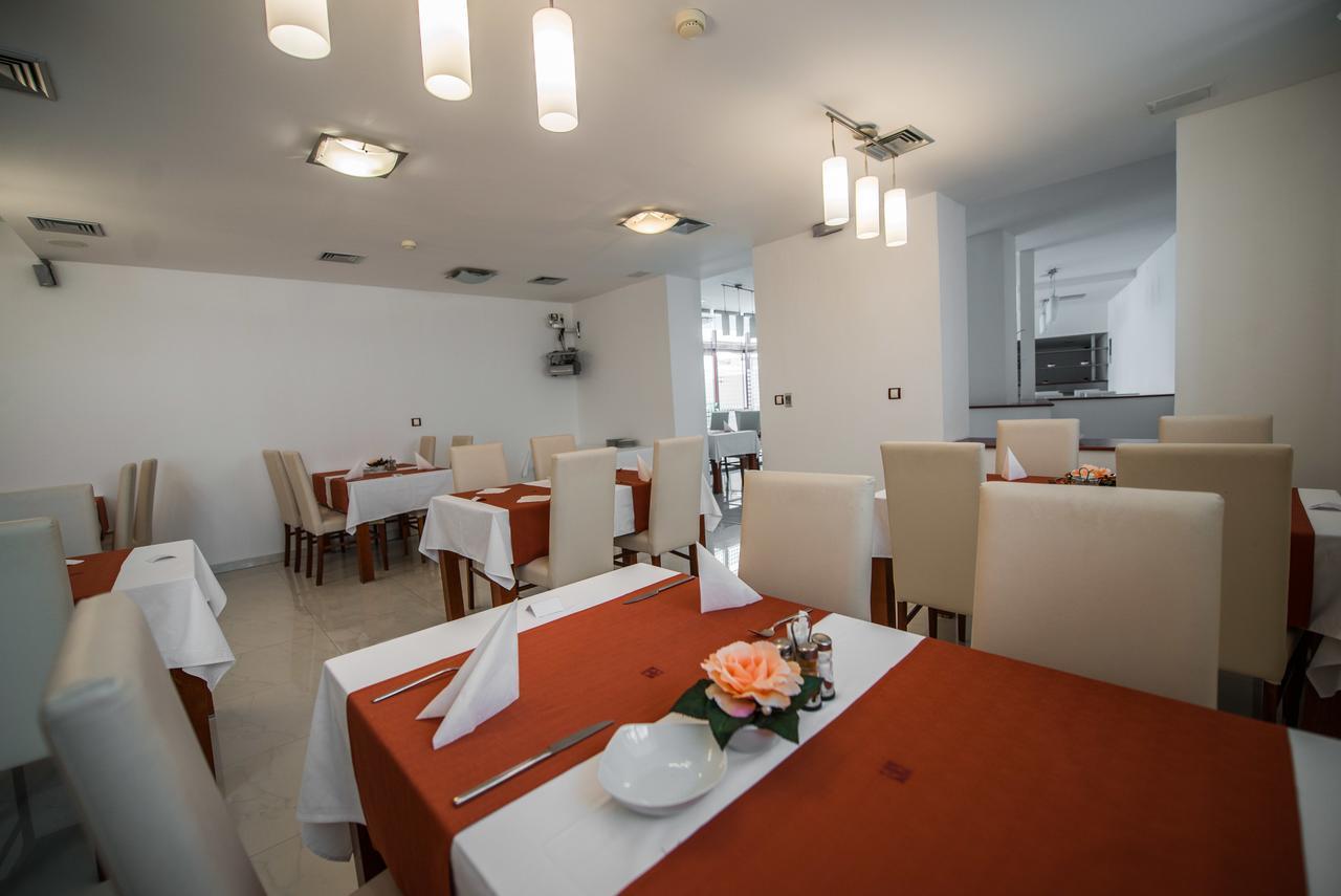 Garni Hotel Praha Trenčianske Teplice Exteriör bild