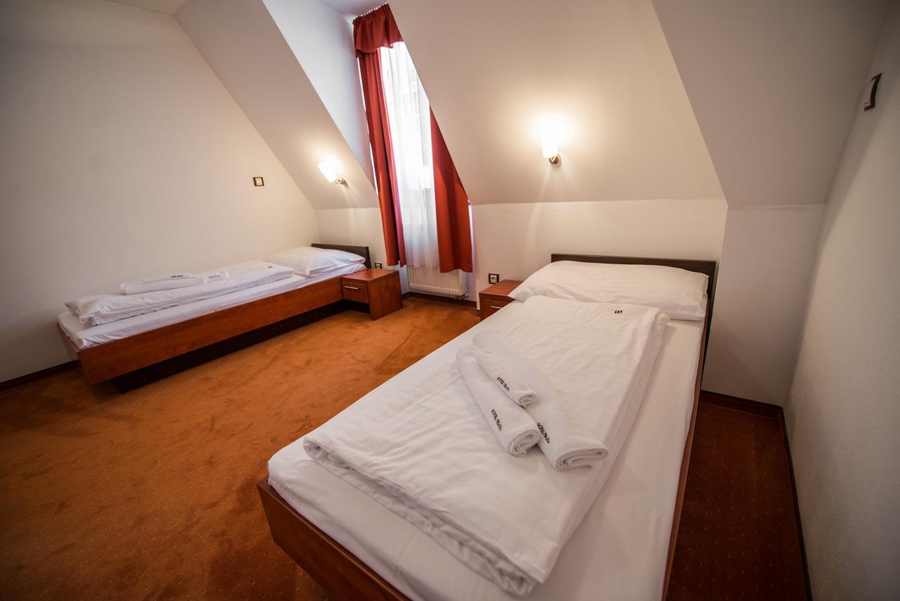 Garni Hotel Praha Trenčianske Teplice Exteriör bild