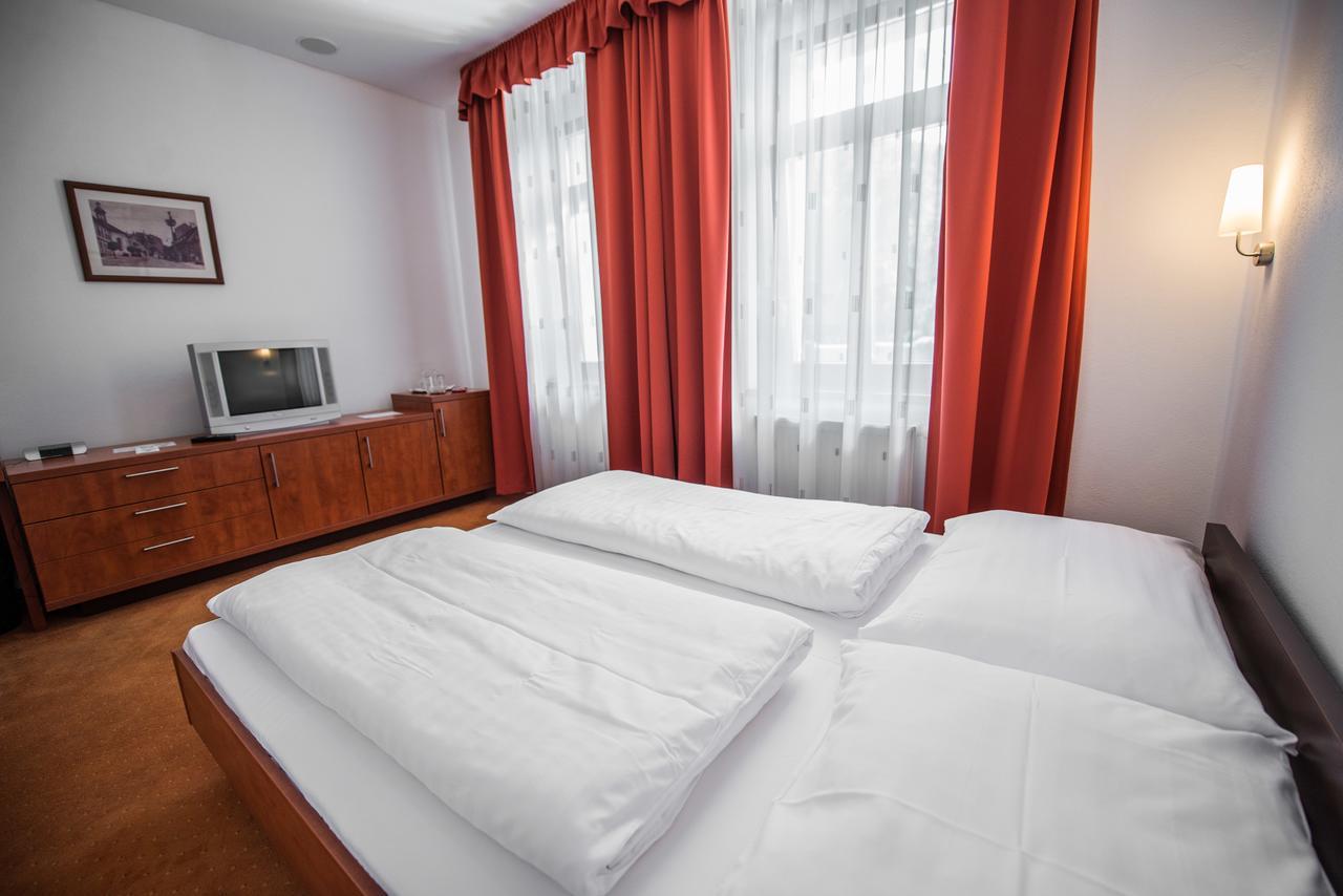 Garni Hotel Praha Trenčianske Teplice Exteriör bild