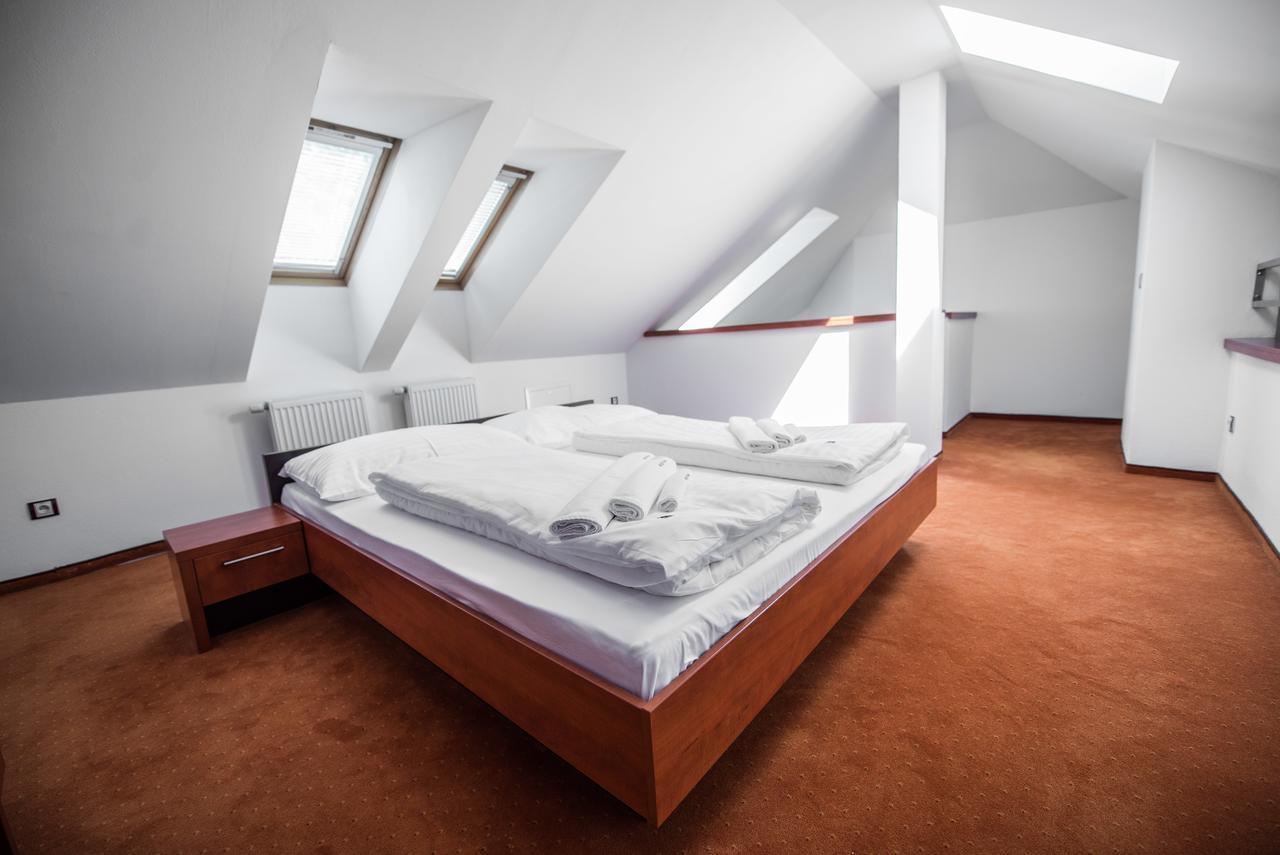 Garni Hotel Praha Trenčianske Teplice Exteriör bild