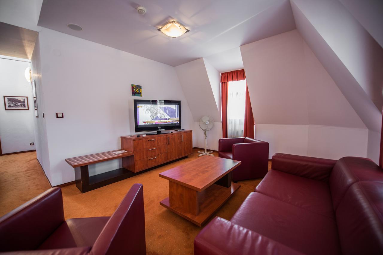 Garni Hotel Praha Trenčianske Teplice Exteriör bild