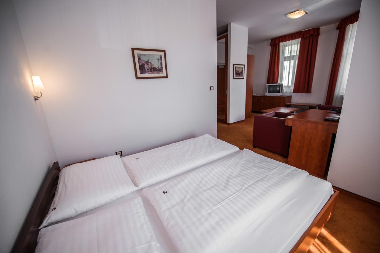 Garni Hotel Praha Trenčianske Teplice Exteriör bild