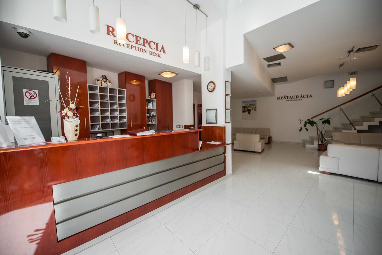 Garni Hotel Praha Trenčianske Teplice Exteriör bild