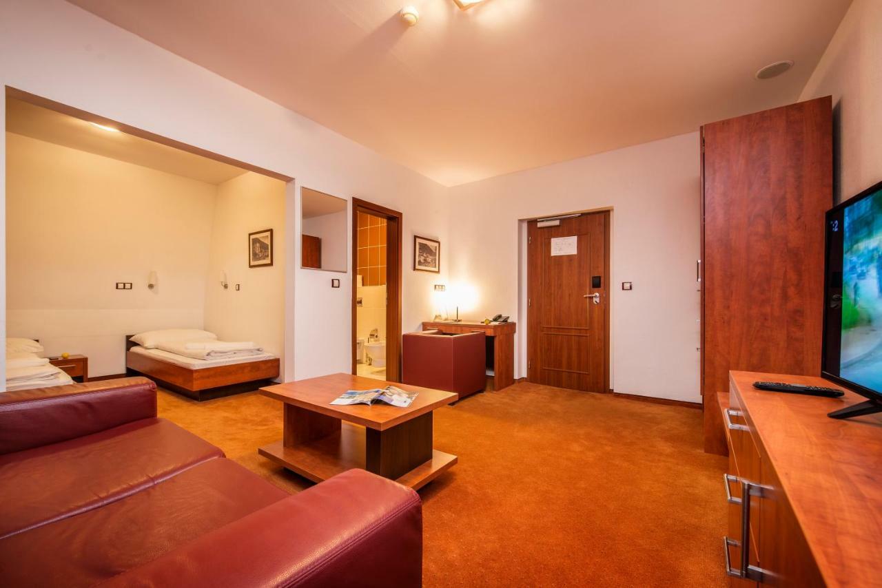 Garni Hotel Praha Trenčianske Teplice Exteriör bild